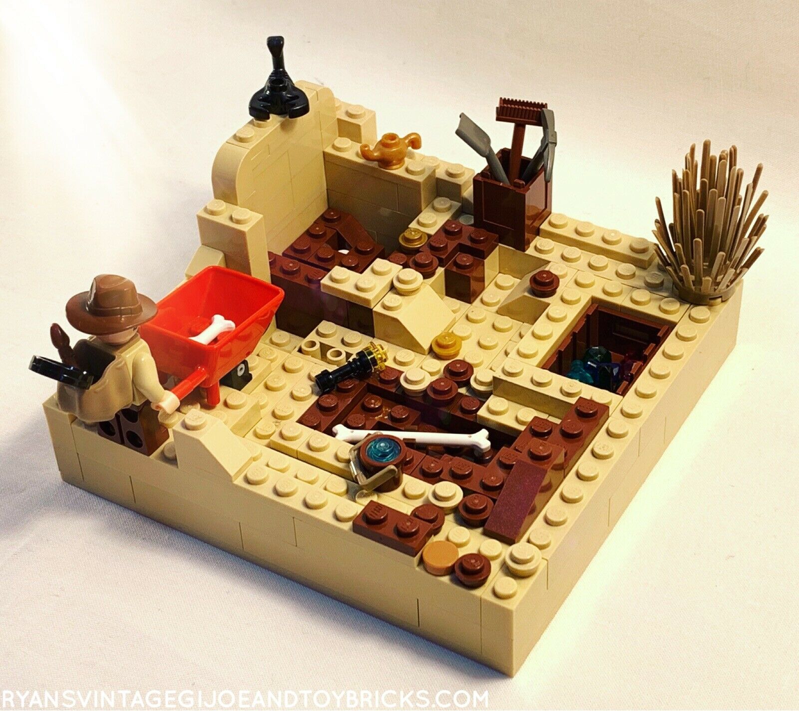 LEGO CITY -- CUSTOM ARCHAEOLOGIST ARCHAEOLOGICAL DIG SITE HIDDEN TRE RYAN'S VINTAGE GI JOE TOY BRICKS