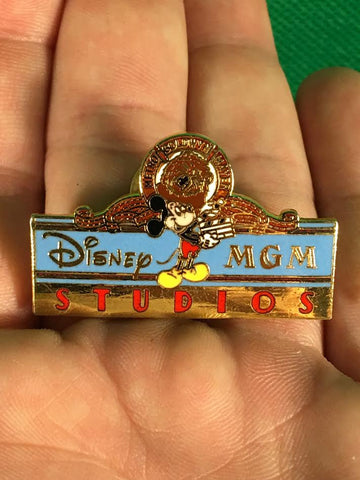 WALT DISNEY -- MGM STUDIOS MICKEY MOUSE WITH LION TRADING PIN 4386